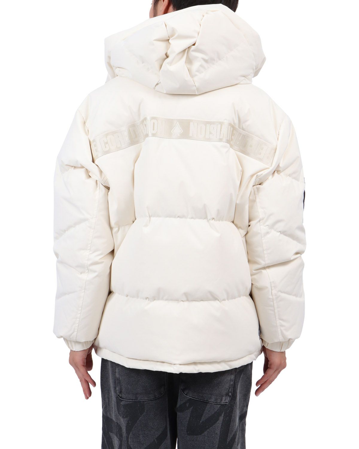 オフホワイト：174cm62kg(Lサイズ着用)