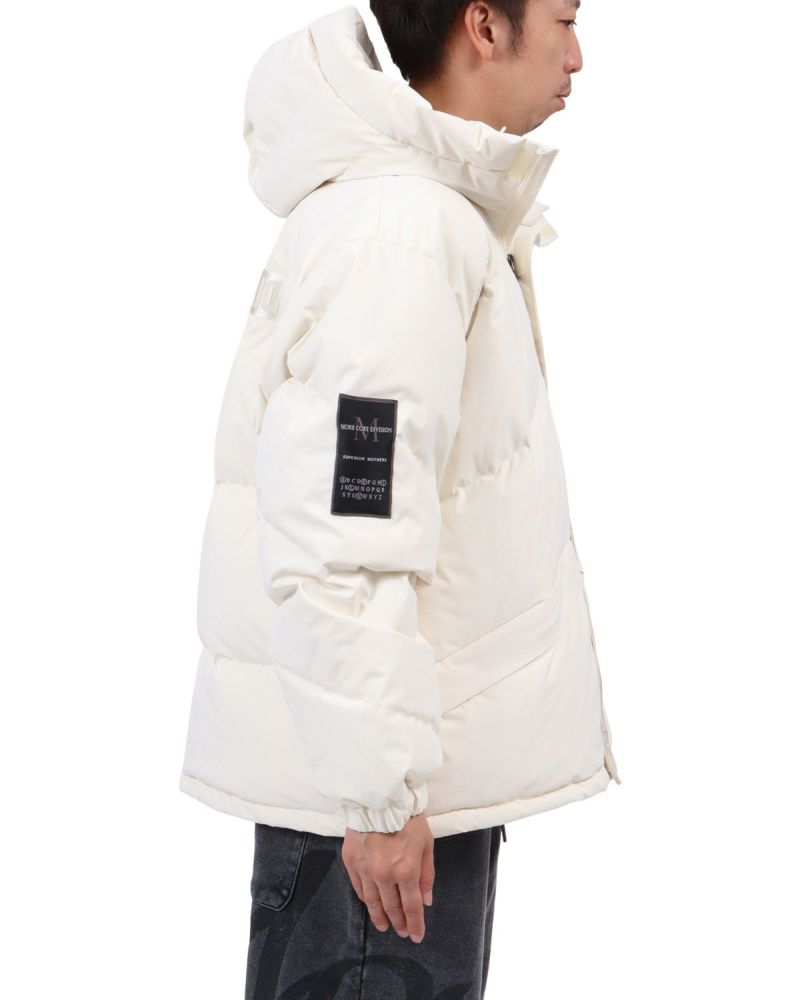 オフホワイト：174cm62kg(Lサイズ着用)