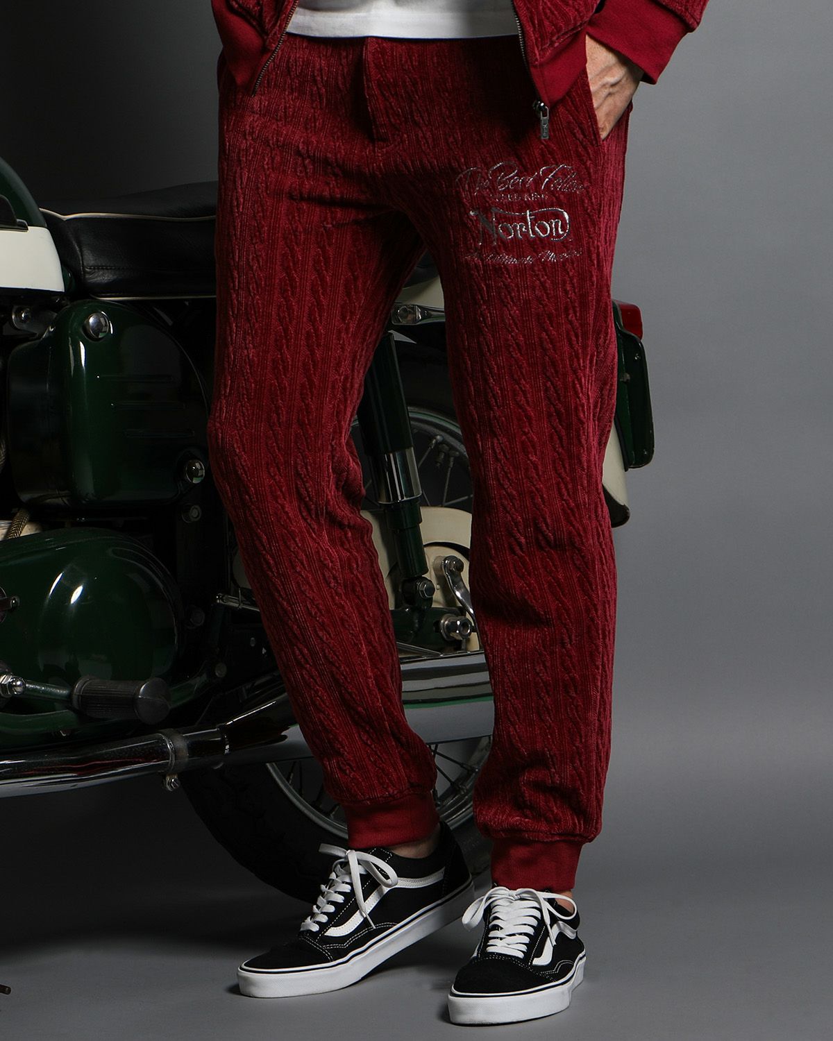 バーガンディ：186cm(Lサイズ着用)