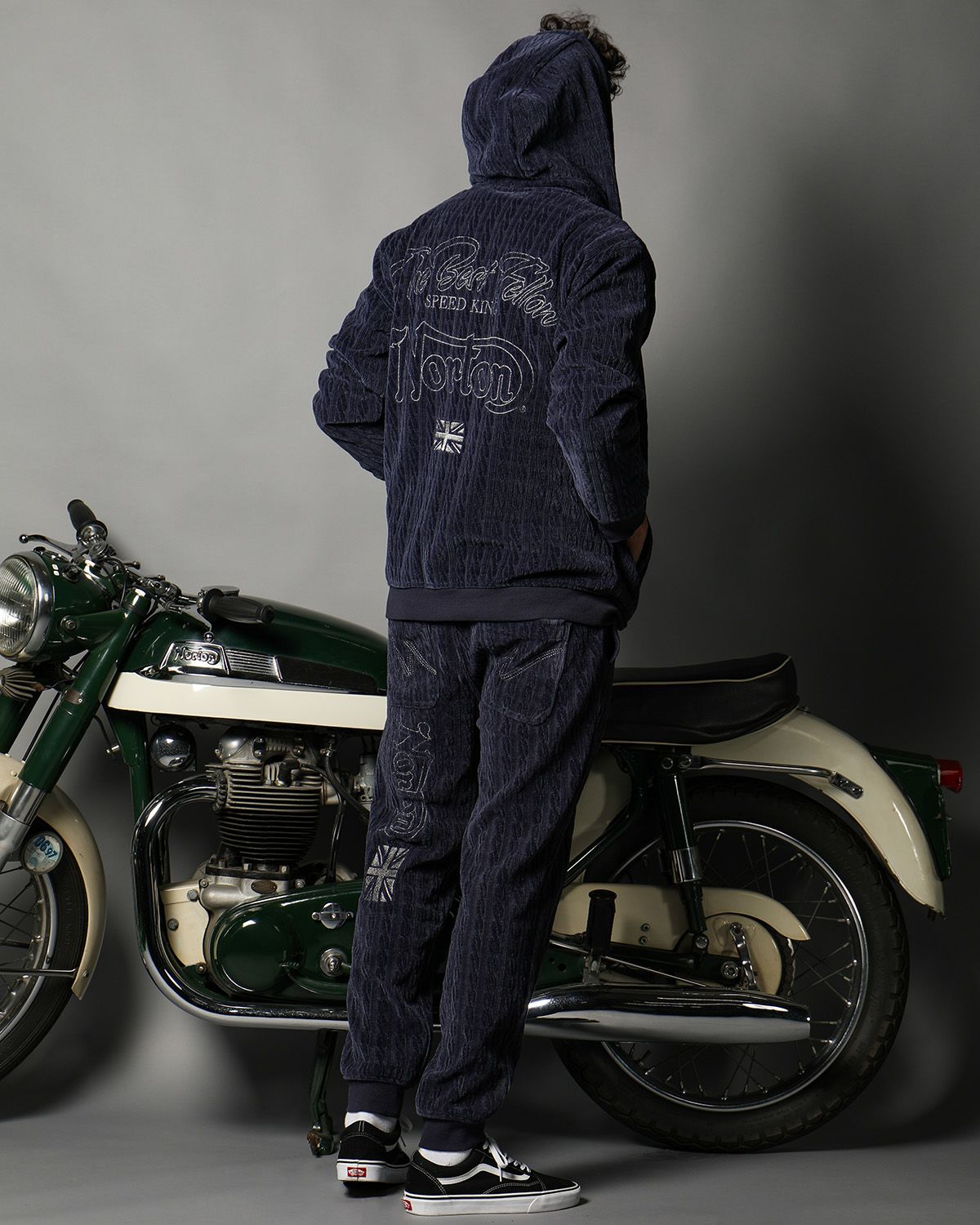 ネイビー：186cm(Lサイズ着用)