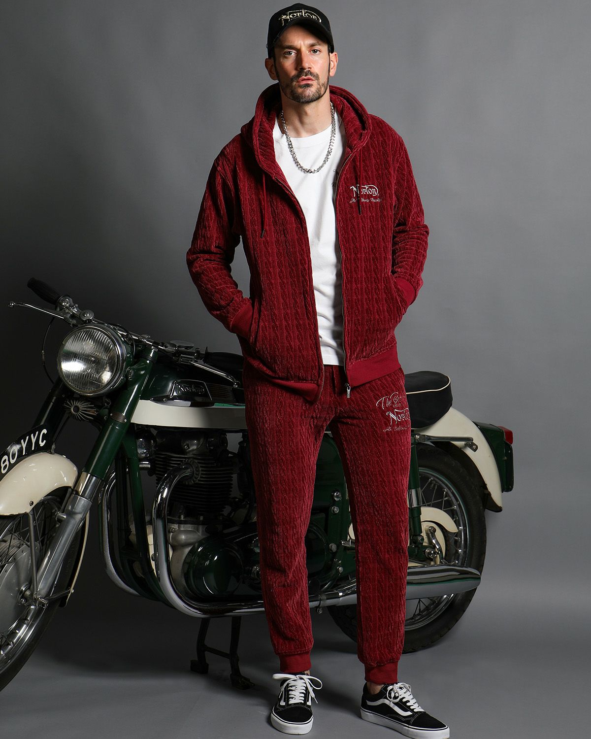 バーガンディ：186cm(Lサイズ着用)