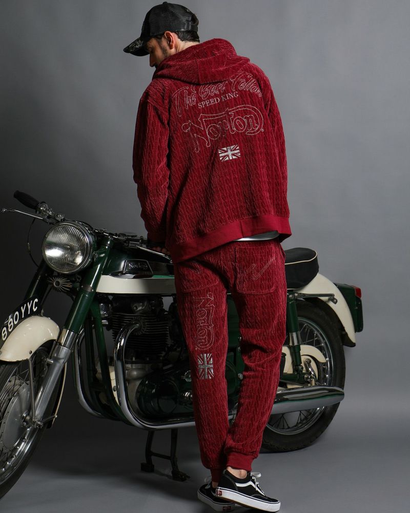 バーガンディ：186cm(Lサイズ着用)