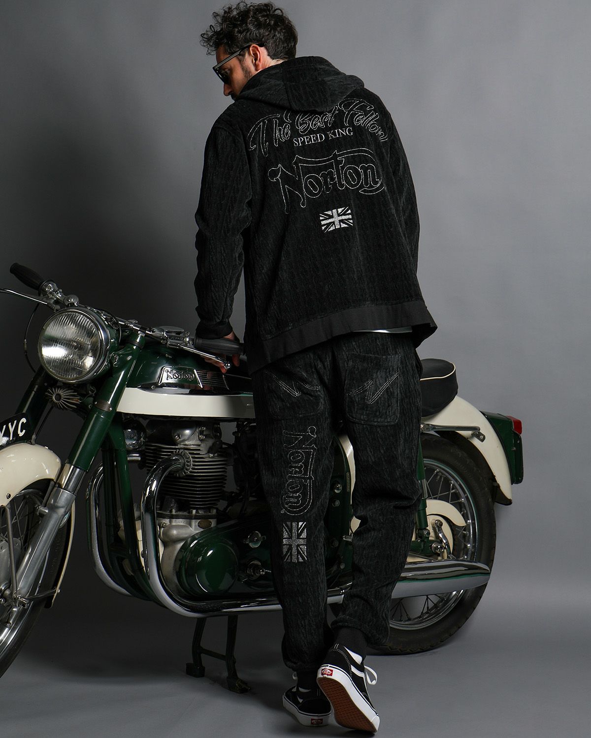 ブラック：186cm(Lサイズ着用)