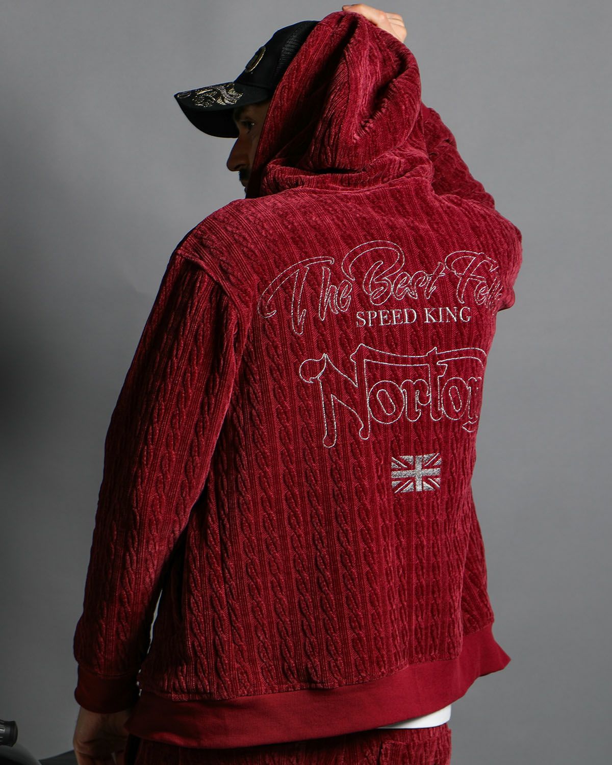 バーガンディ：186cm(Lサイズ着用)