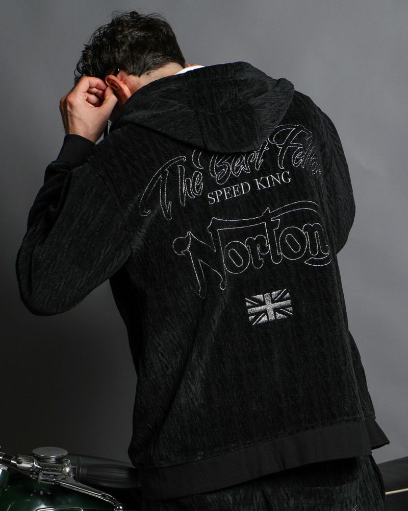 ブラック：186cm(Lサイズ着用)