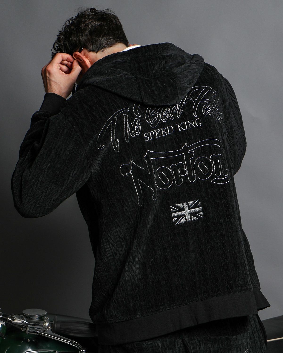 ブラック：186cm(Lサイズ着用)