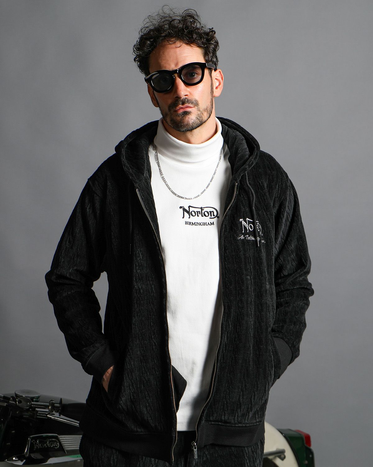 ブラック：186cm(Lサイズ着用)