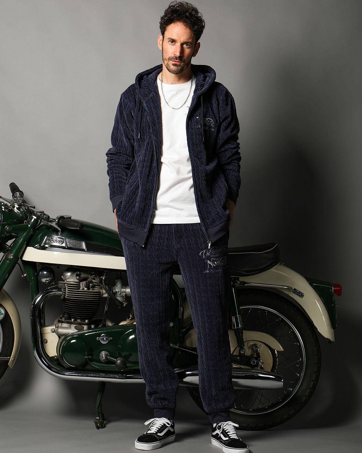 ネイビー：186cm(XLサイズ着用)