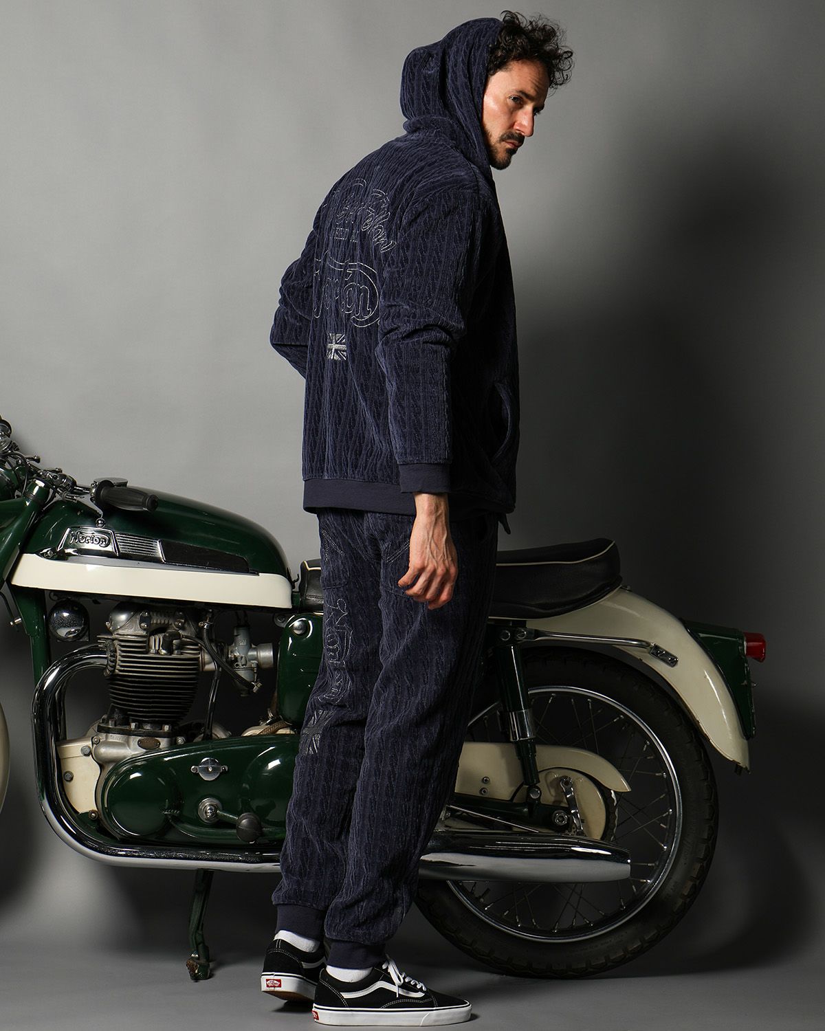 ネイビー：186cm(XLサイズ着用)