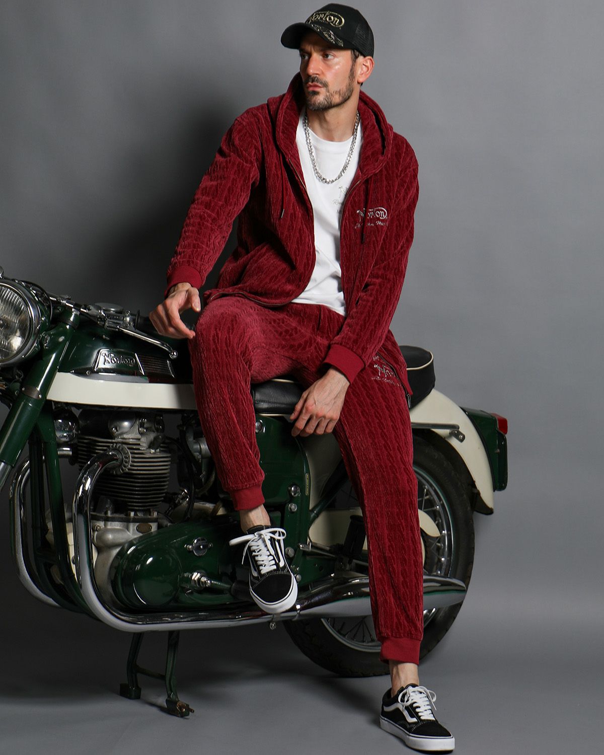 バーガンディ：186cm(Lサイズ着用)