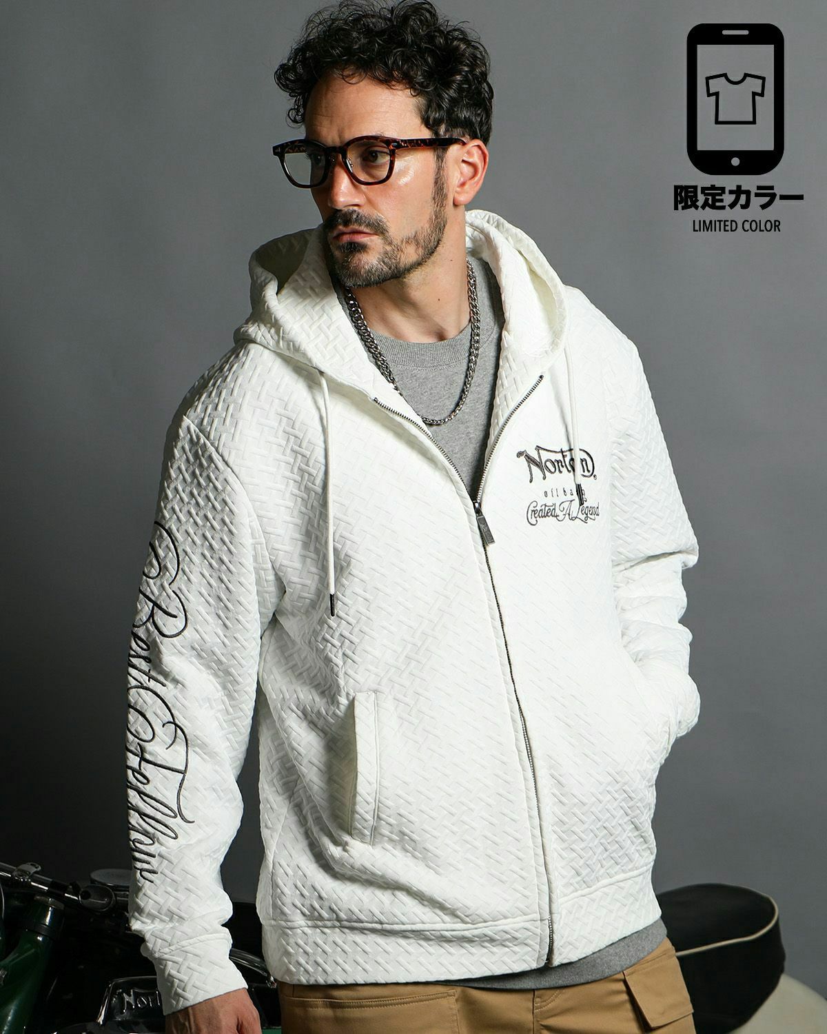 ホワイト：186cm(XLサイズ着用)