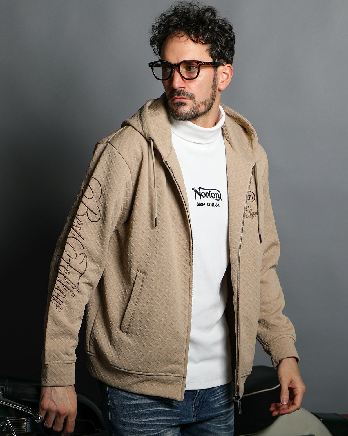 ベージュ：186cm(Lサイズ着用)