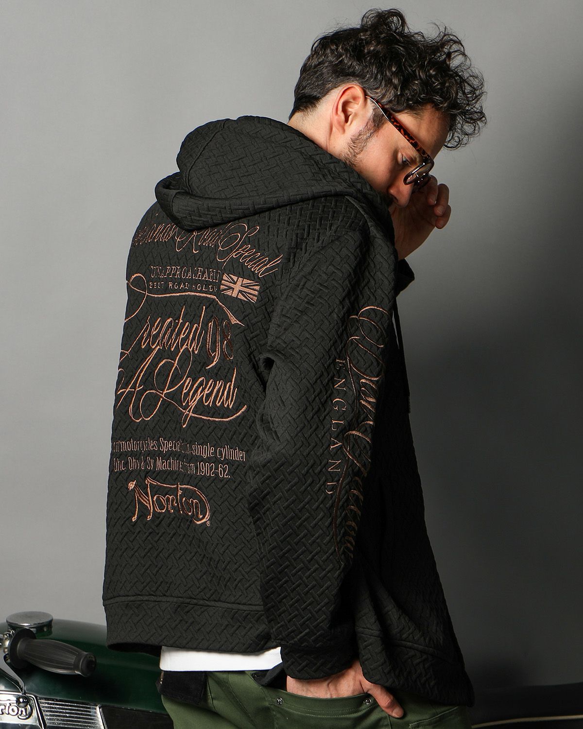 ブラック：186cm(Lサイズ着用)