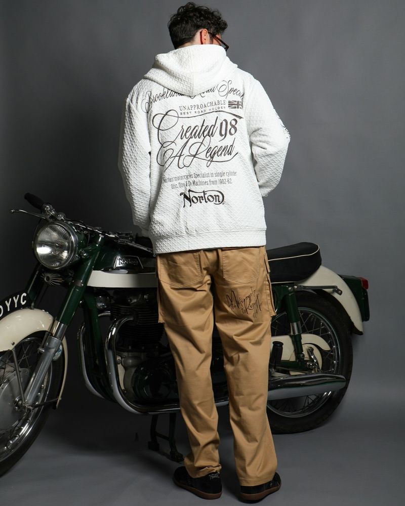 ホワイト：186cm(XLサイズ着用)