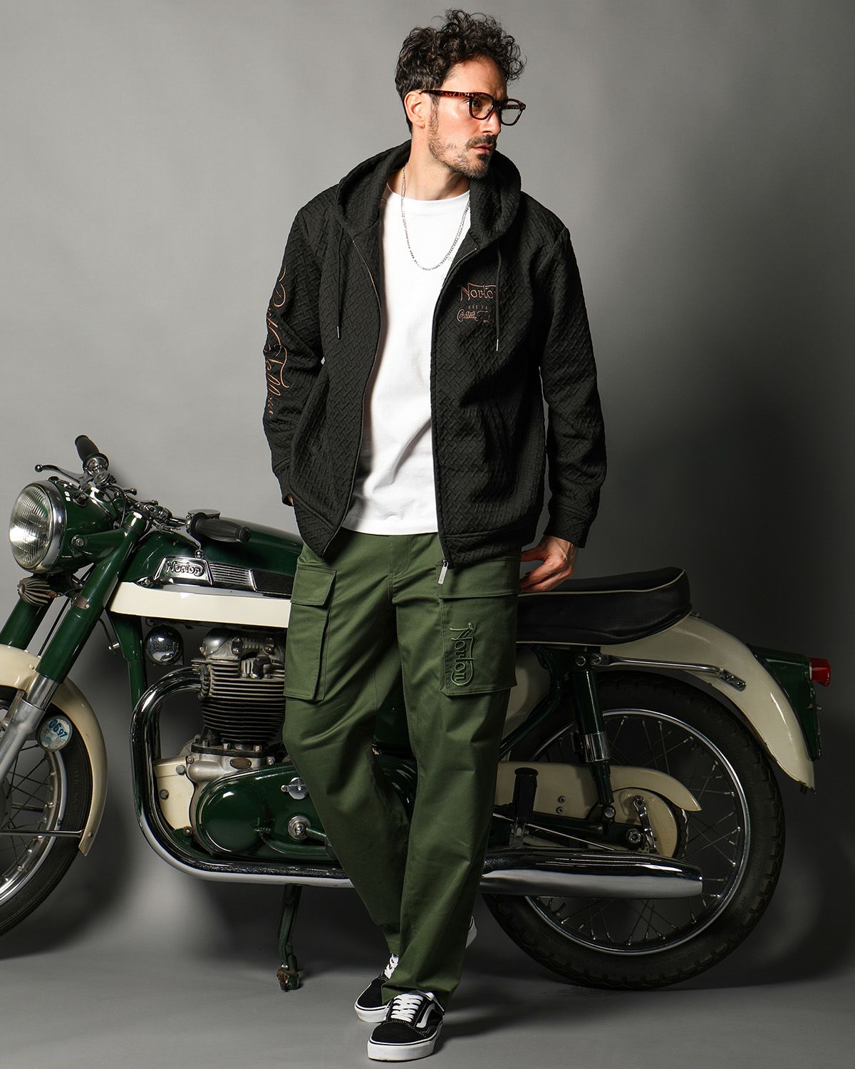 ブラック：186cm(Lサイズ着用)