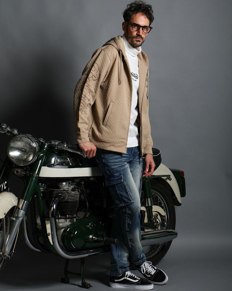 ベージュ：186cm(Lサイズ着用)