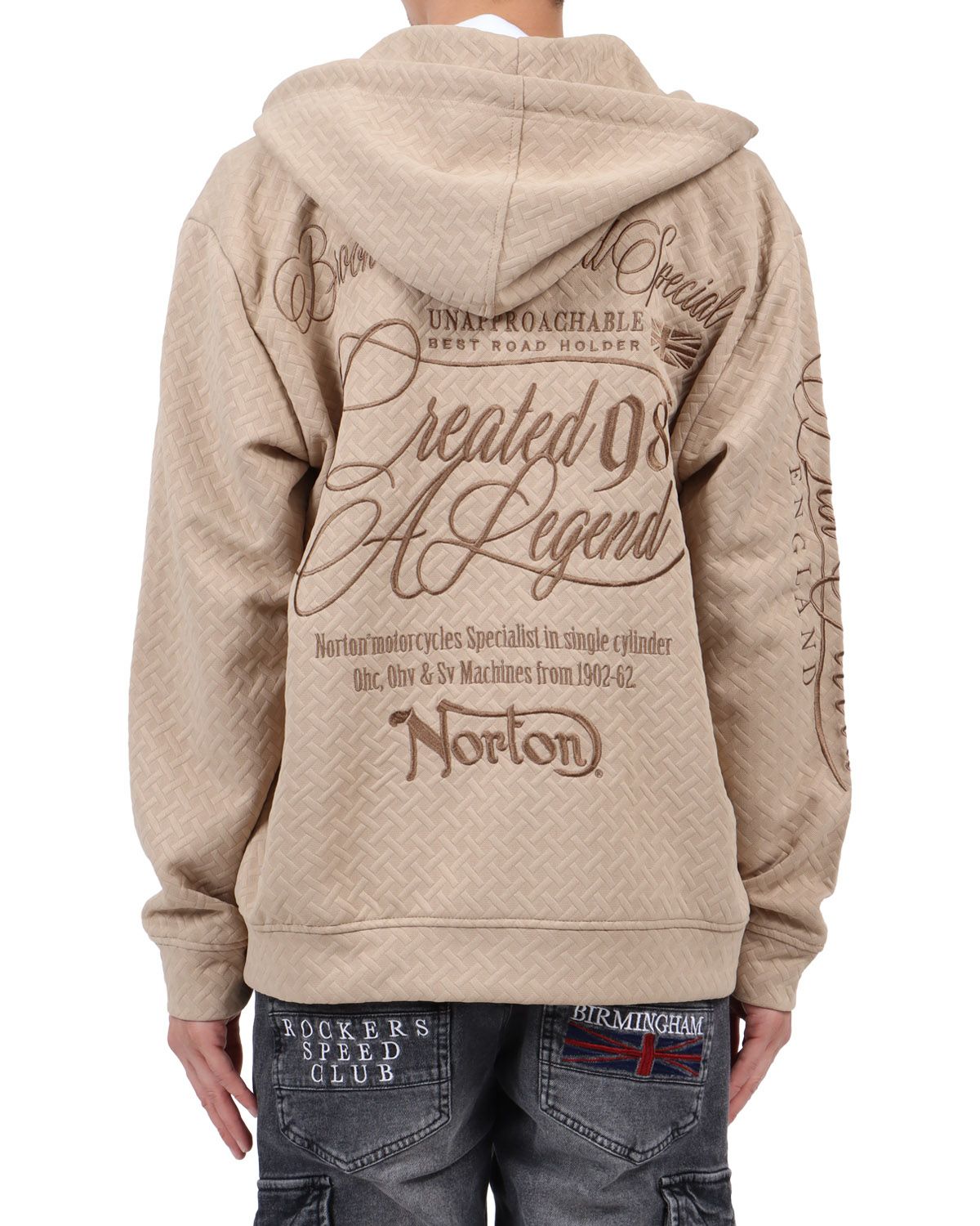 ベージュ：174cm62kg(Lサイズ着用)