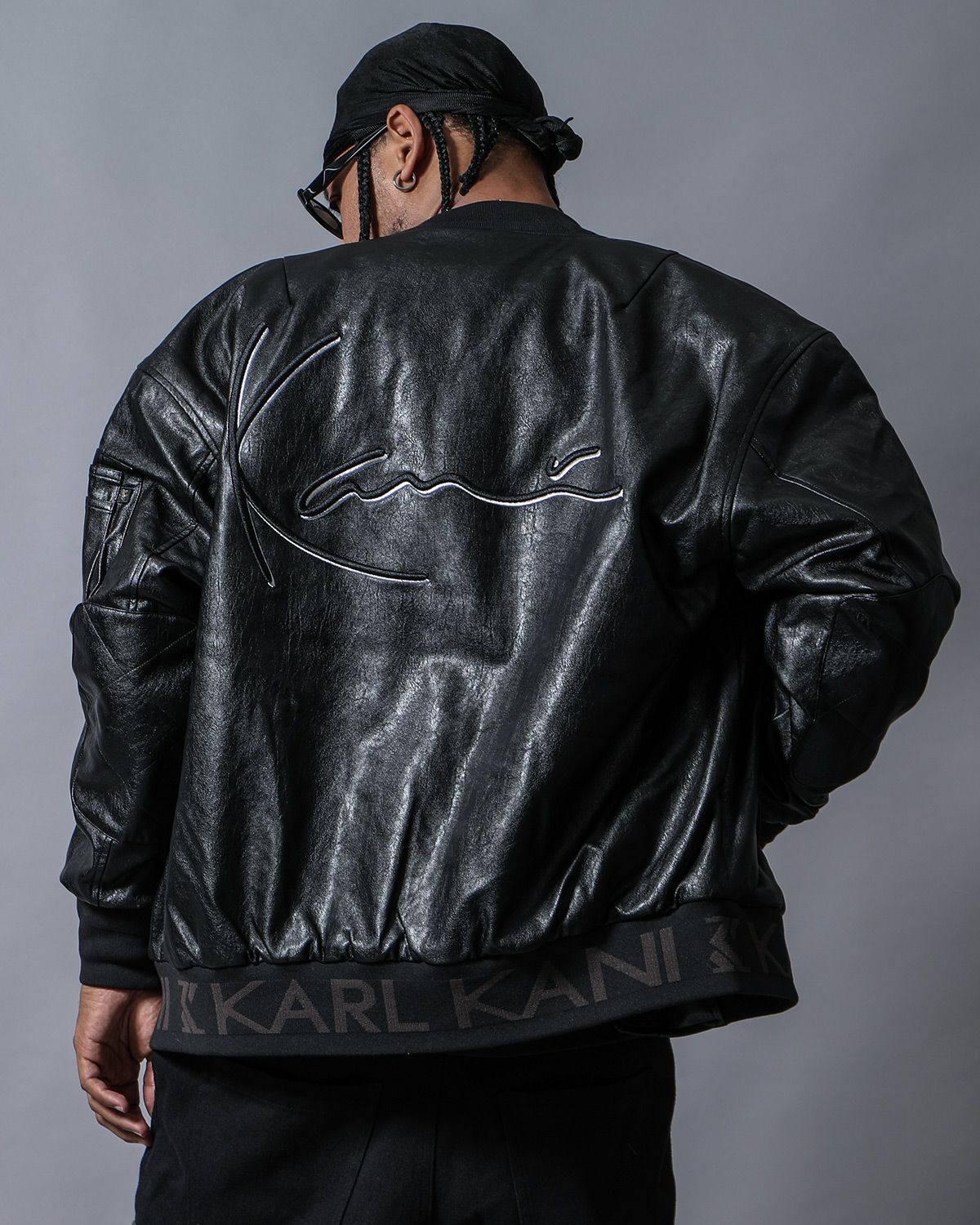 ブラック：180ｃｍ（ＸＬサイズ着用）