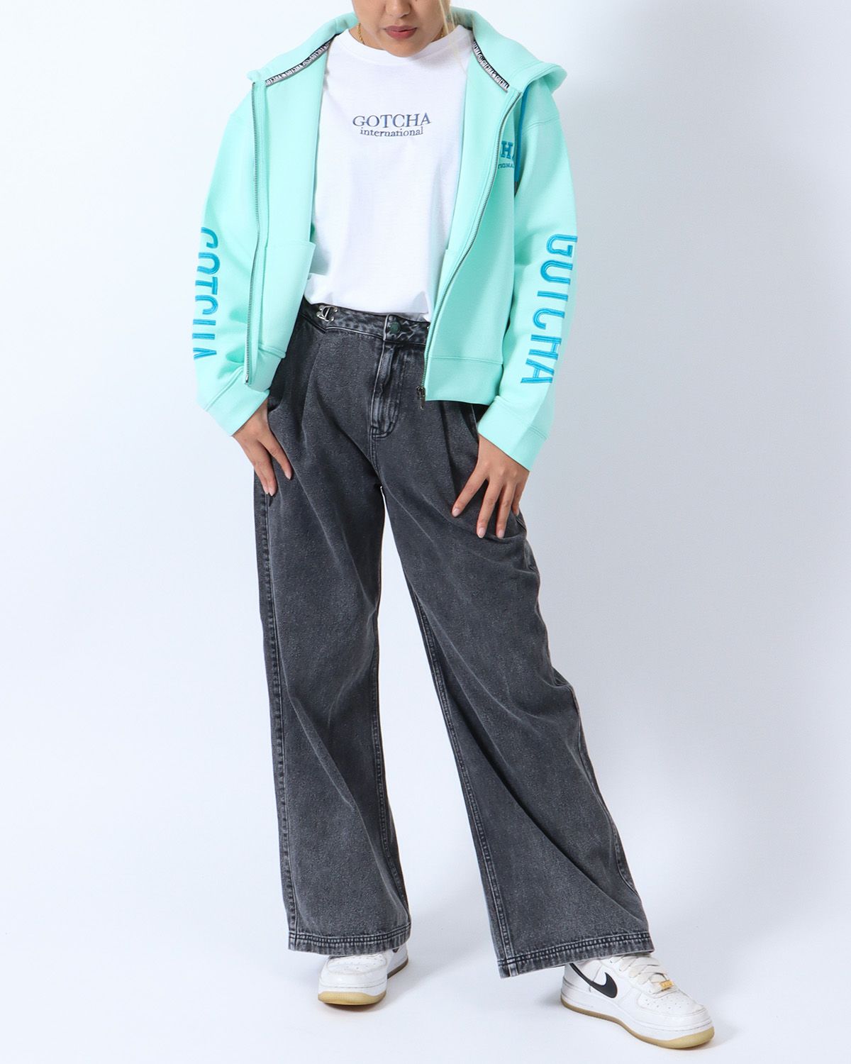 グリーン：167cm(Lサイズ着用)