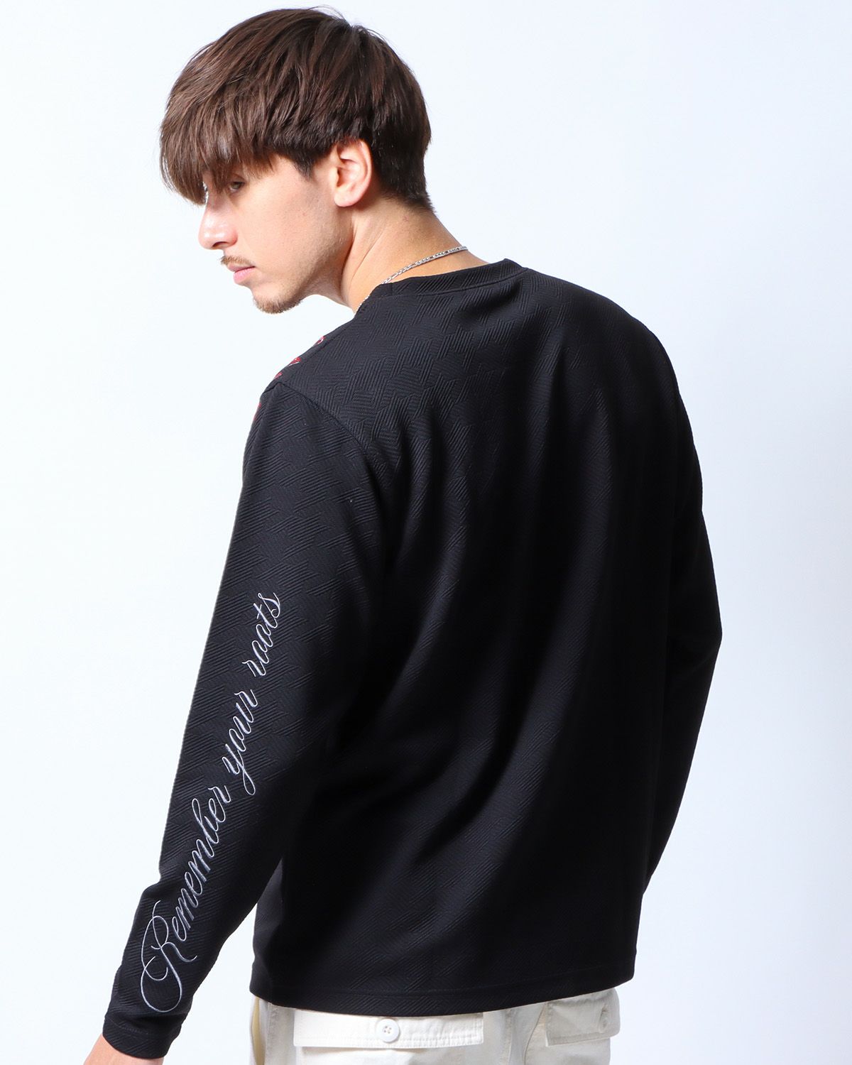 ブラック：180cm/70kg(Lサイズ着用)