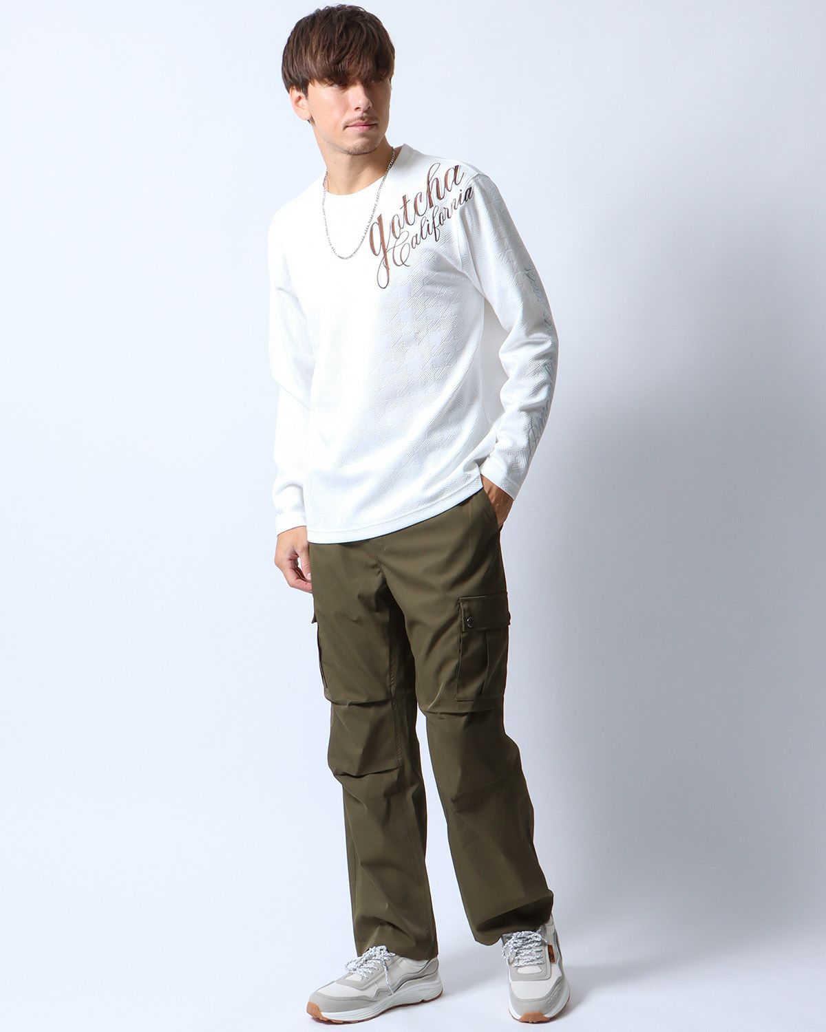 ホワイト：180cm/70kg(Lサイズ着用)