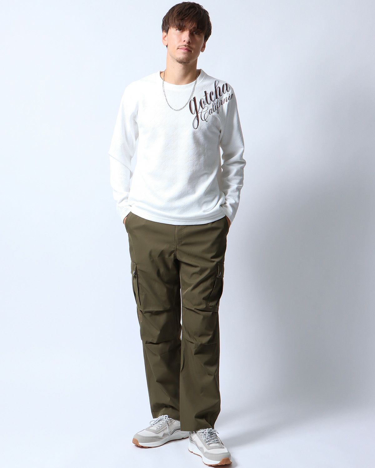 ホワイト：180cm/70kg(Lサイズ着用)