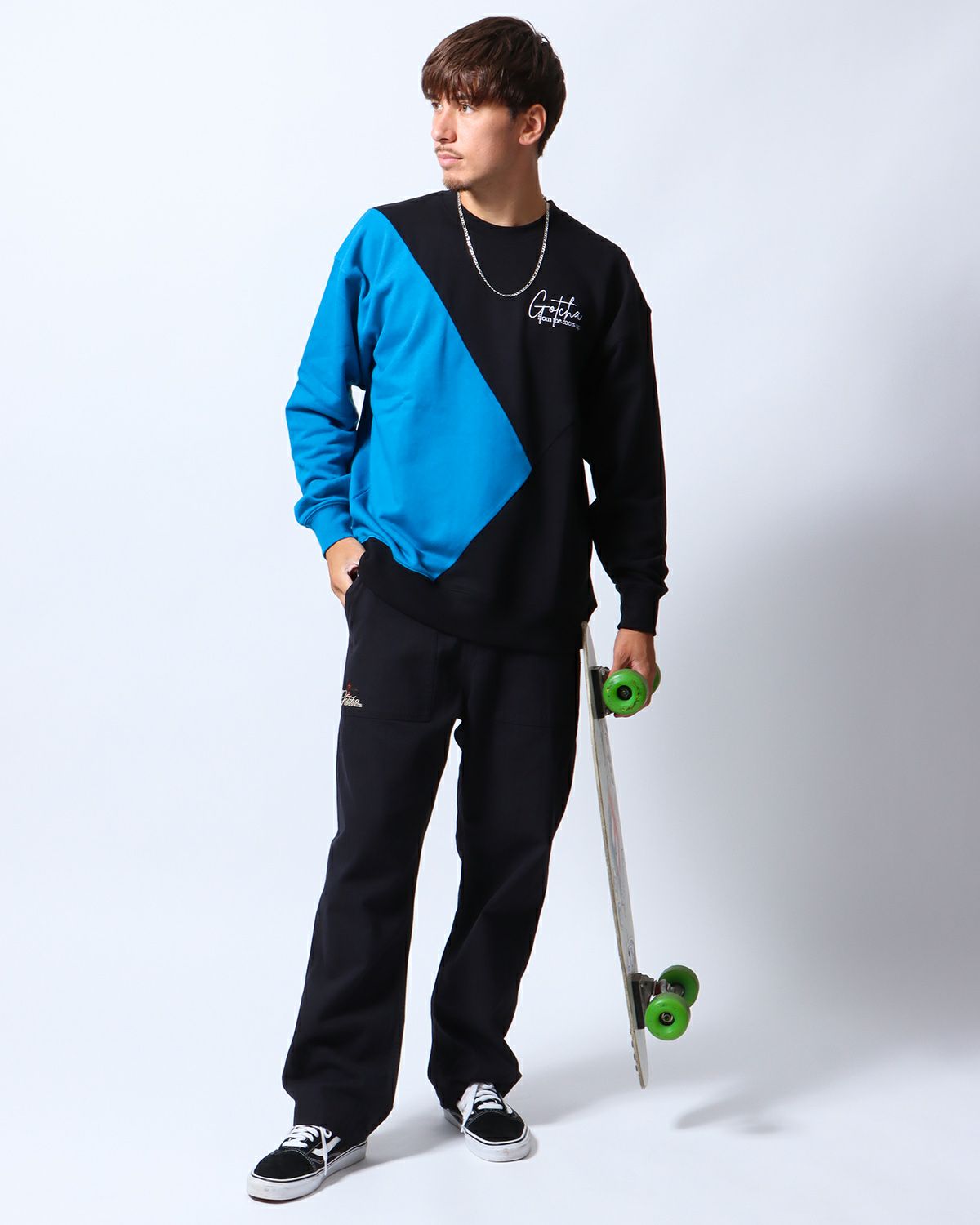 ブラック:180cm/70kg(Lサイズ着用)