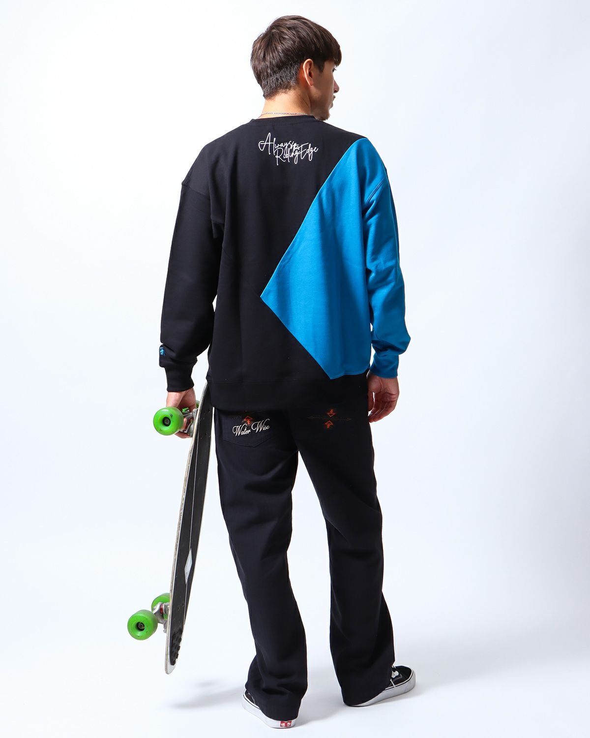 ブラック:180cm/70kg(Lサイズ着用)