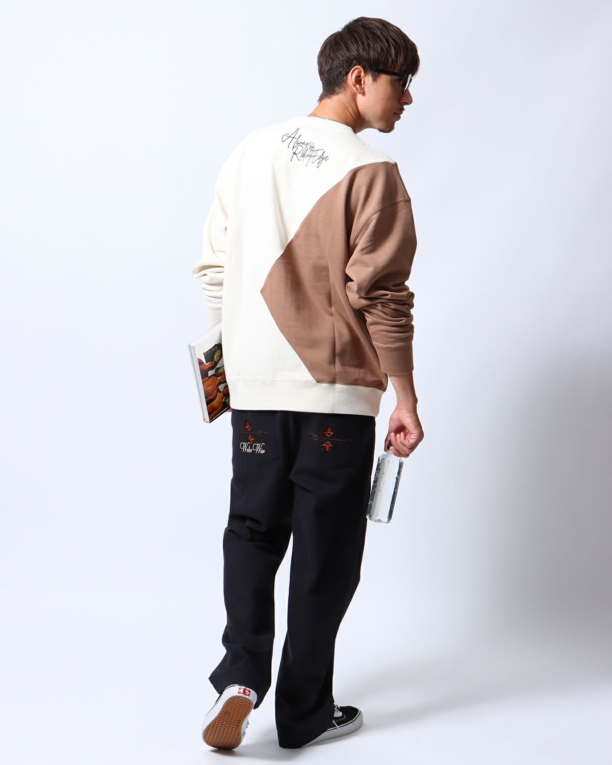 オフホワイト:180cm/70kg(Lサイズ着用)