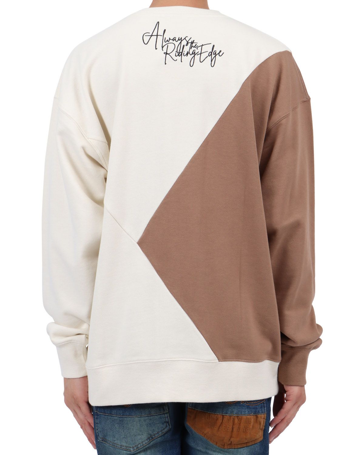 オフホワイト：174cm62kg(Lサイズ着用)