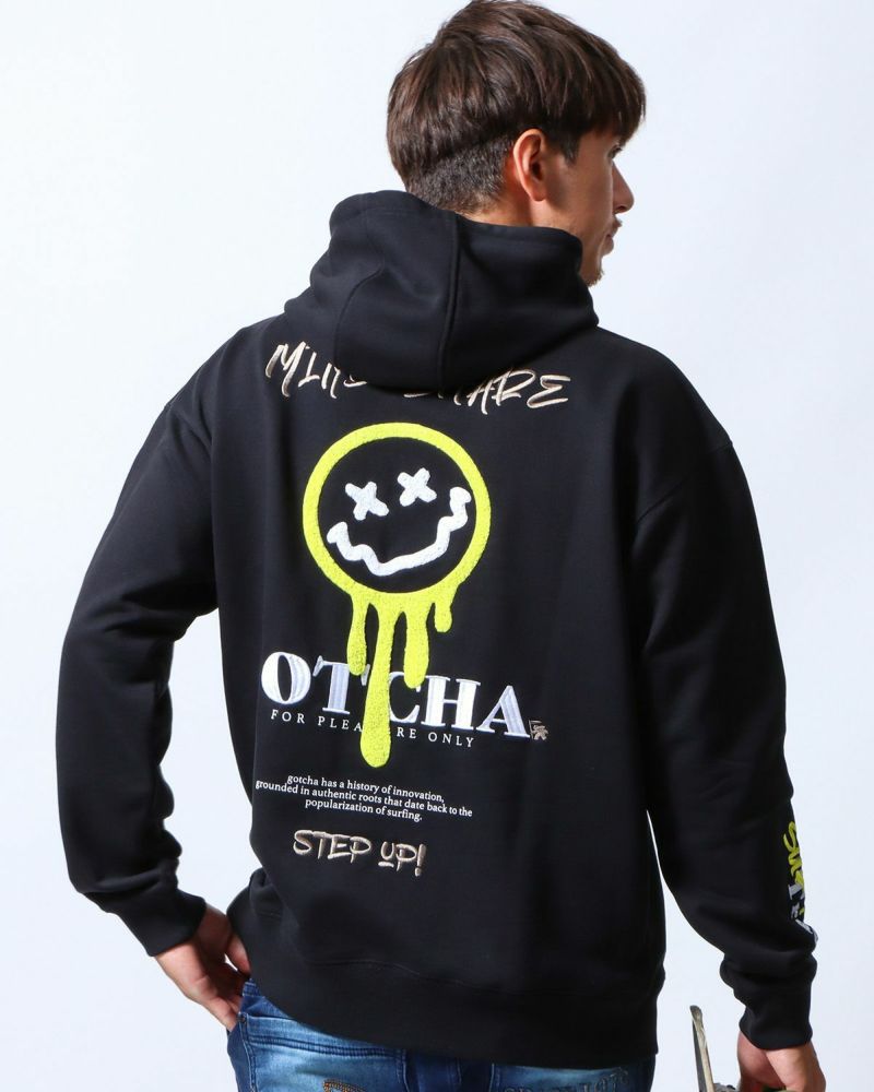 ブラック:180cm/70kg(Lサイズ着用)