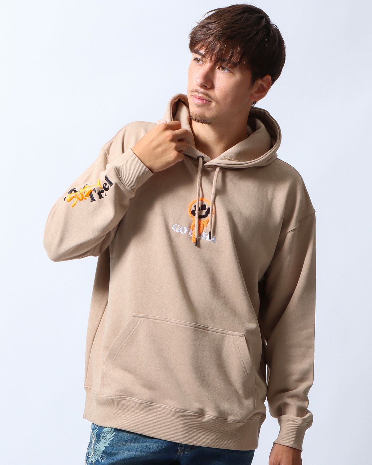 ベージュ:180cm/70kg(Lサイズ着用)