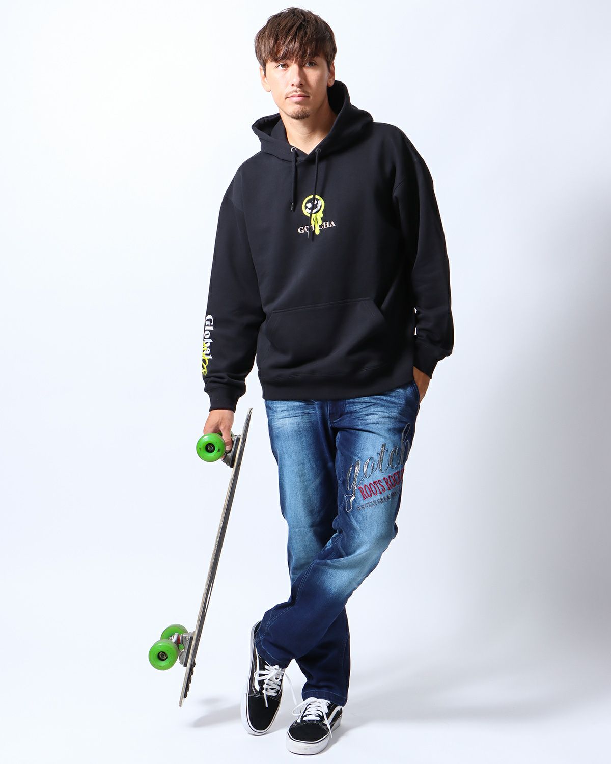 ブラック:180cm/70kg(Lサイズ着用)