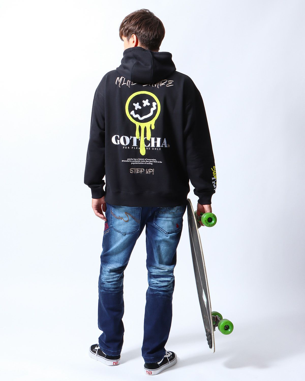 ブラック:180cm/70kg(Lサイズ着用)