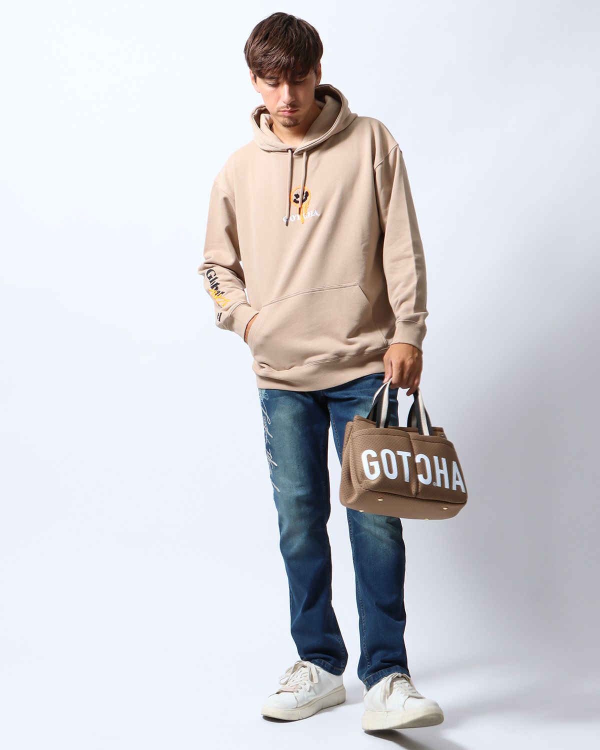 ベージュ:180cm/70kg(Lサイズ着用)