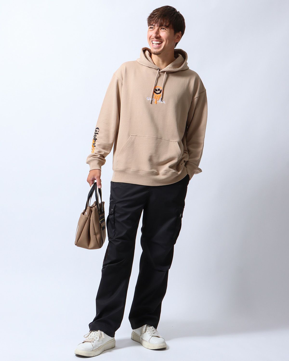 ベージュ:180cm/70kg(Lサイズ着用)