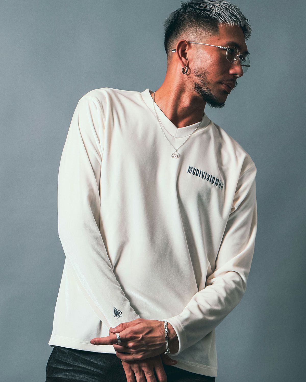 ホワイト:183cm(Lサイズ着用)