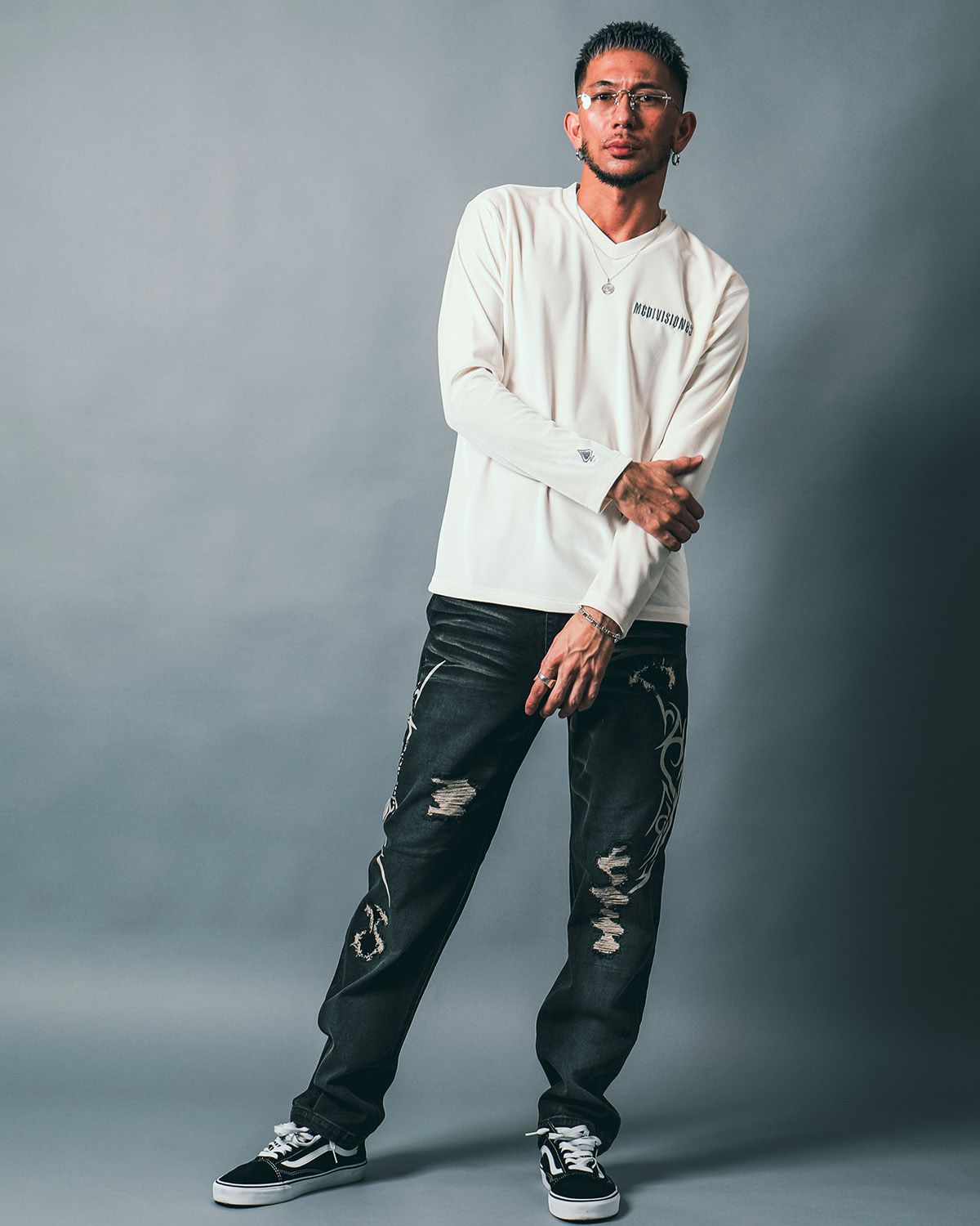 ホワイト:183cm(Lサイズ着用)