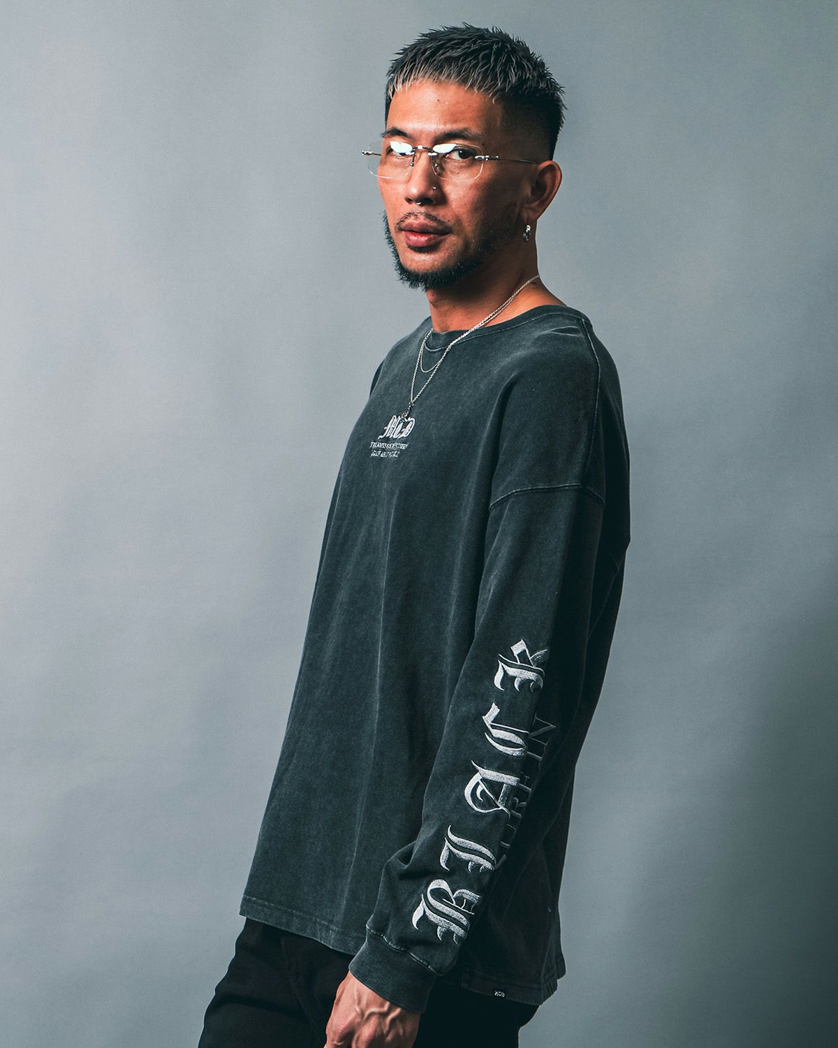 チャコール:183cm(Lサイズ着用)