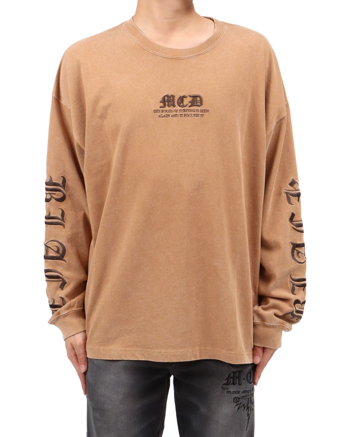 ベージュ：173cm63kg(Lサイズ着用)