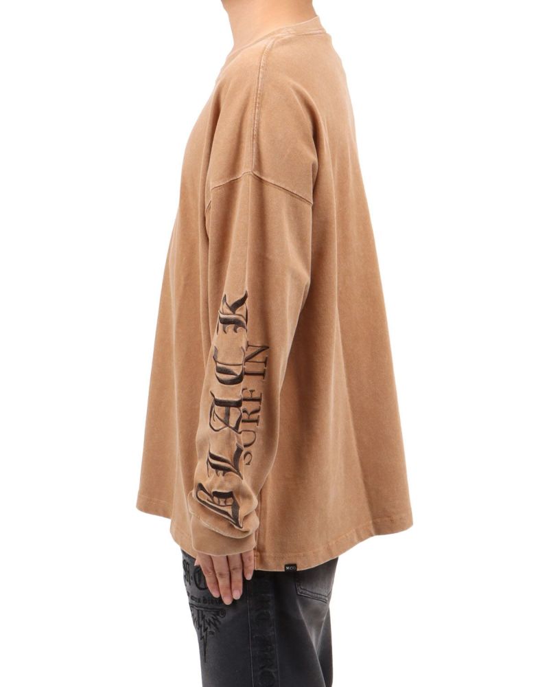 ベージュ：173cm63kg(Lサイズ着用)