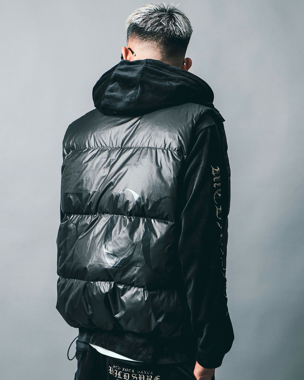 ブラック:183cm(Lサイズ着用)