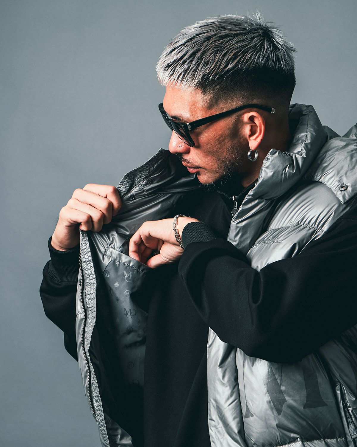 グレー:183cm(Lサイズ着用)