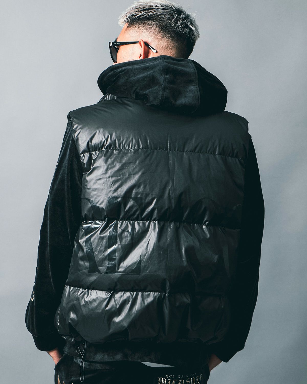 ブラック:183cm(Lサイズ着用)