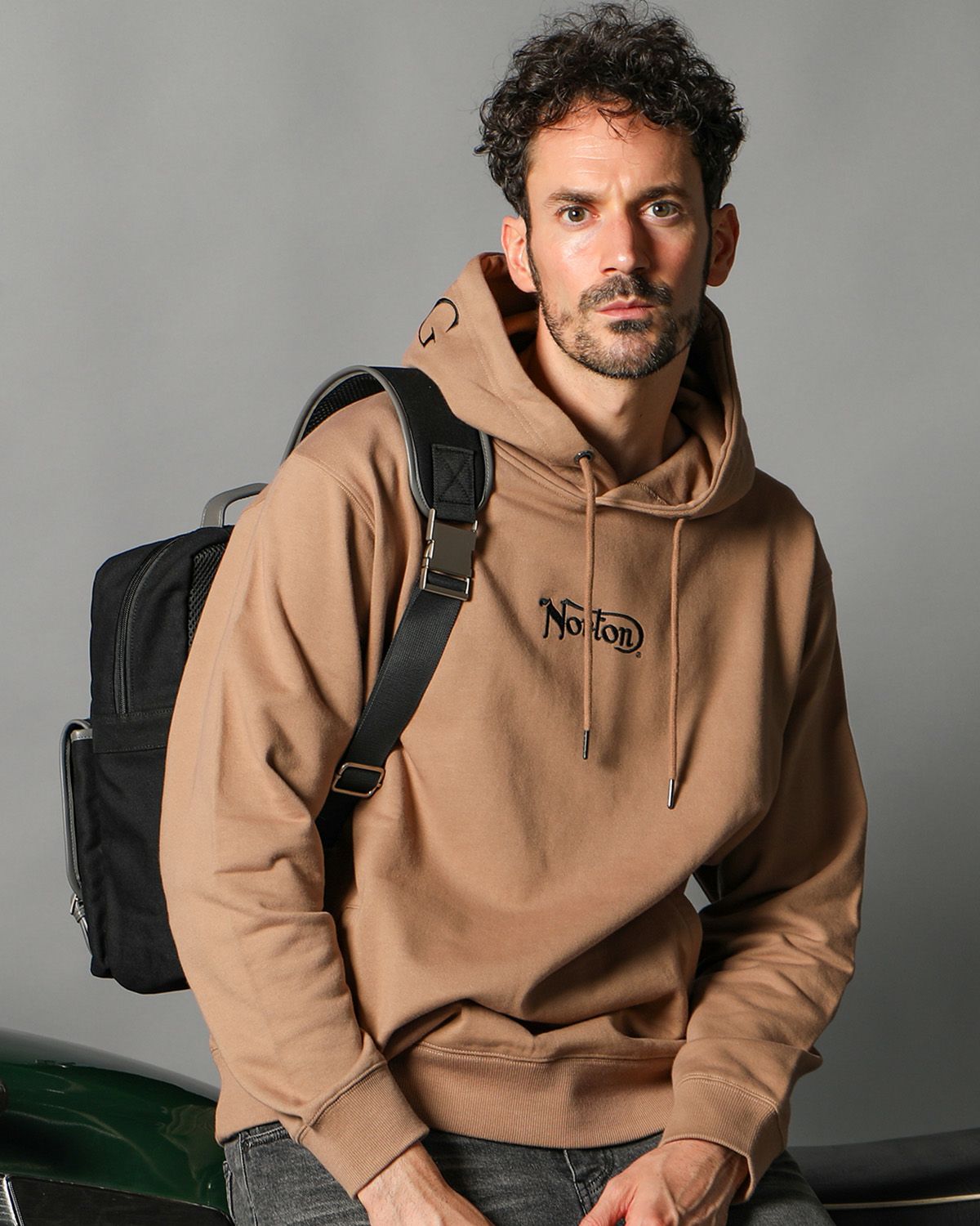 ベージュ:186cm(XLサイズ着用)