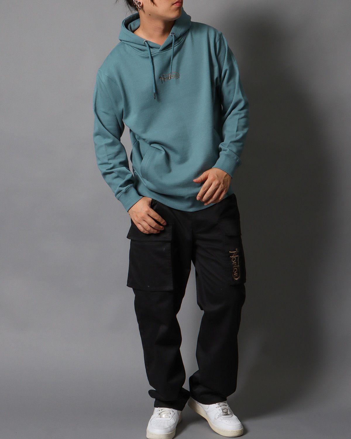 ブルーグレー：178cm/75kg(Lサイズ着用)