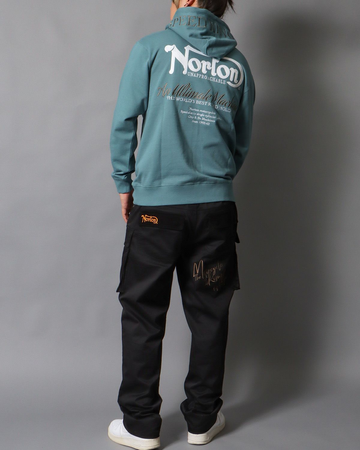 ブルーグレー：178cm/75kg(Lサイズ着用)