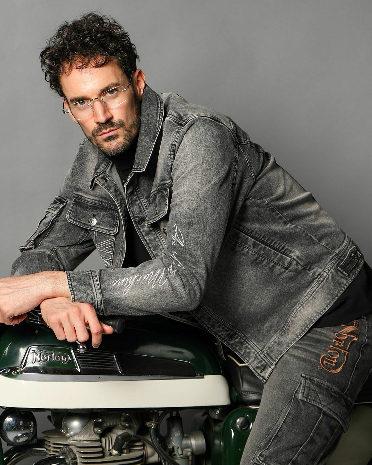 ブラック:186cm(Lサイズ着用)