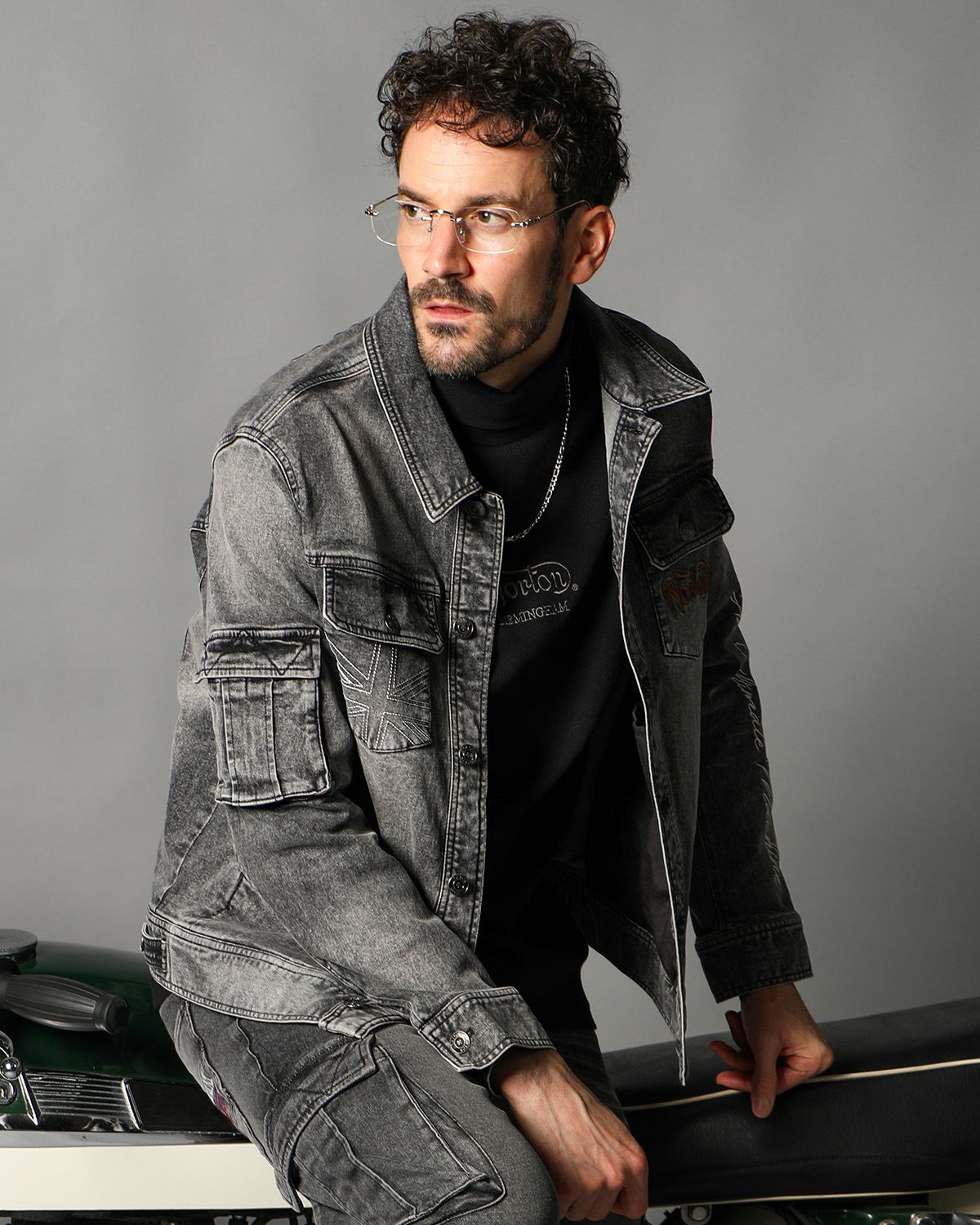 ブラック:186cm(Lサイズ着用)