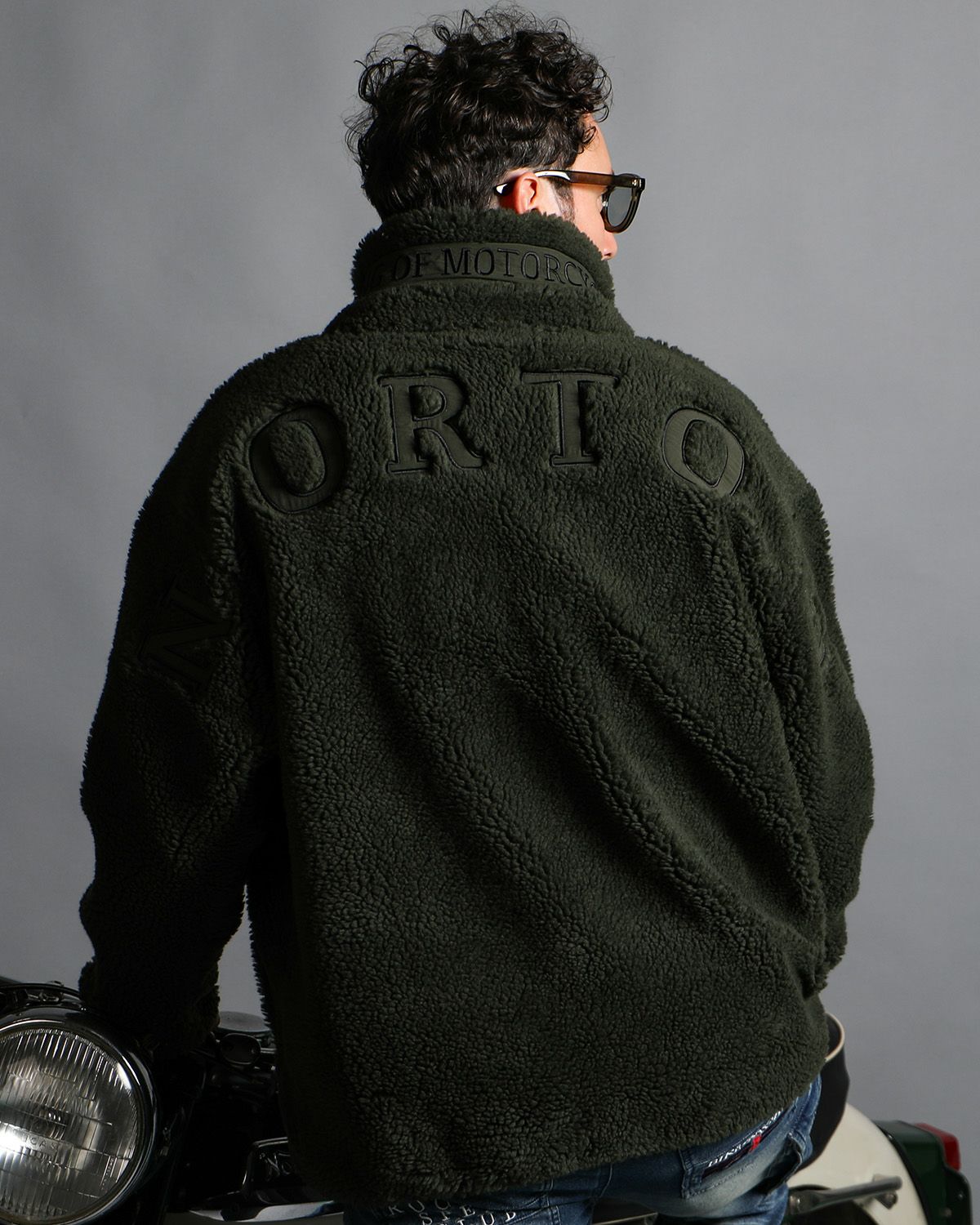 カーキ：186cm(XLサイズ着用)